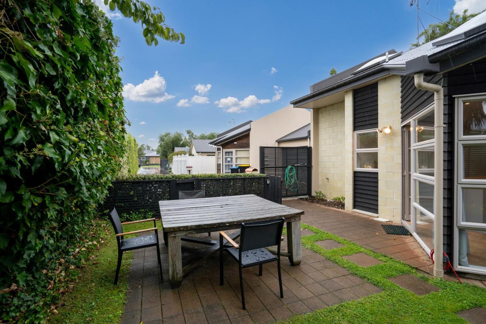 Sunny, Quiet, 2-Bedroom Unit In Fabulous Location! Cambridge Exterior foto