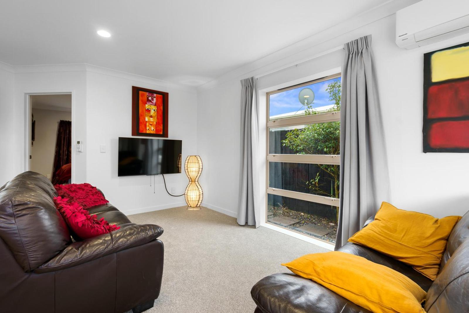 Sunny, Quiet, 2-Bedroom Unit In Fabulous Location! Cambridge Exterior foto