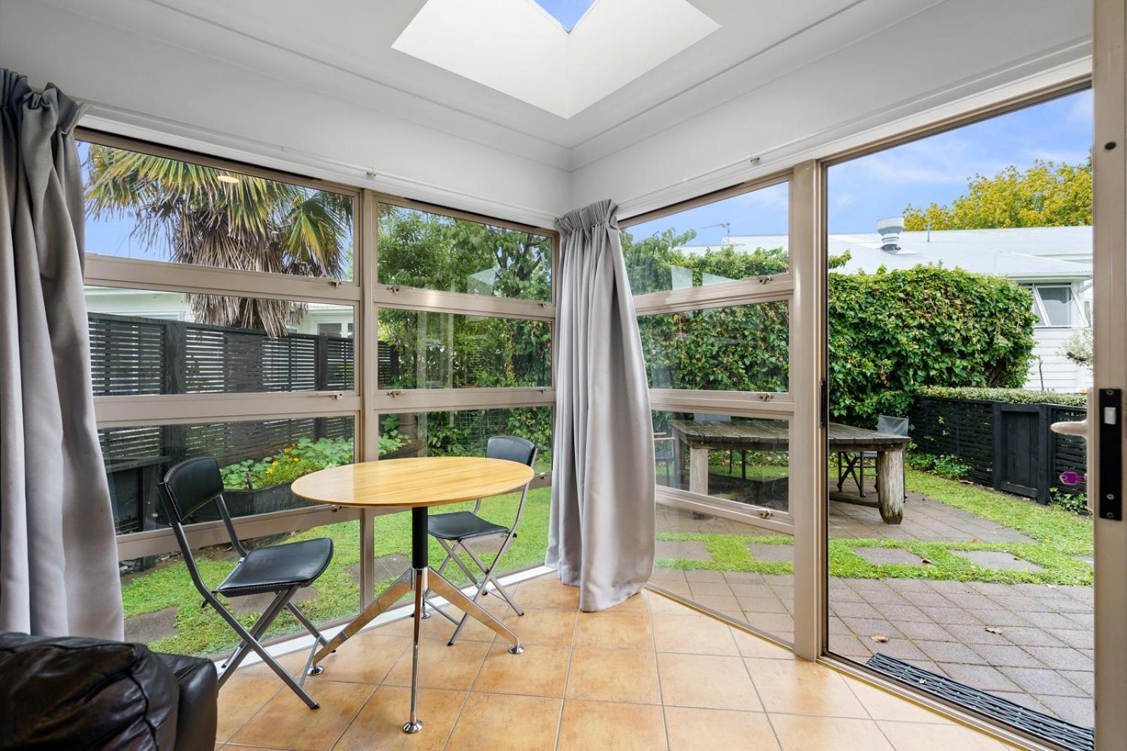 Sunny, Quiet, 2-Bedroom Unit In Fabulous Location! Cambridge Exterior foto