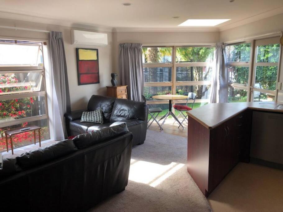 Sunny, Quiet, 2-Bedroom Unit In Fabulous Location! Cambridge Exterior foto